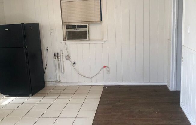 2 beds, 1 bath, $825