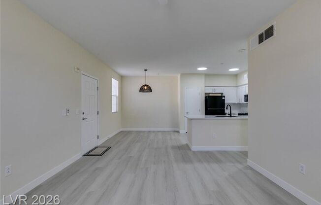 3 beds, 2 baths, $1,850, Unit # 3104