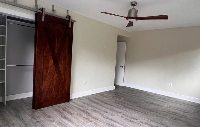 Great 2 Bed / 1 Bath Apartment near Embassy Row