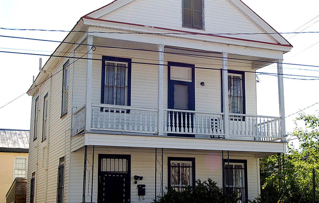 Nice 1 bedroom, 1 bath rental on Coming Street.  Available now...