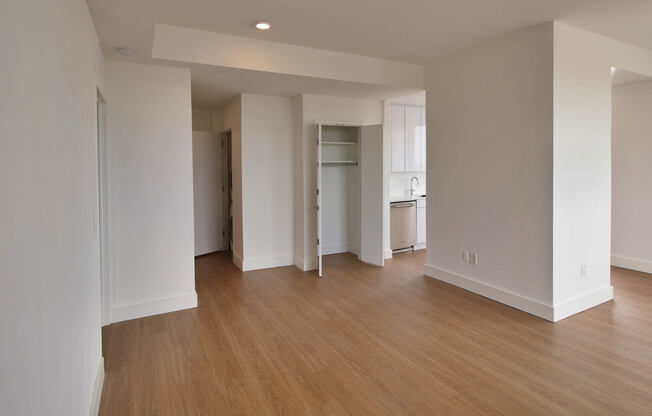 1 bed, 1 bath, 941 sqft, $6,057, Unit 39B