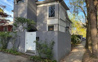 Very Spacious 2/2.5 Condo w/ Off-Street Parking & Enclosed Patio in Great Location!