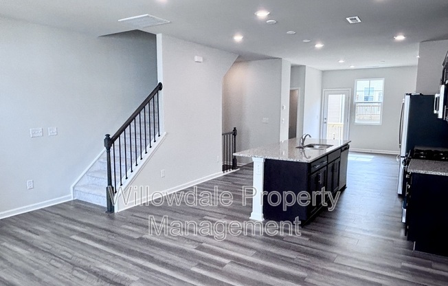 4010 SILVER OAK LN