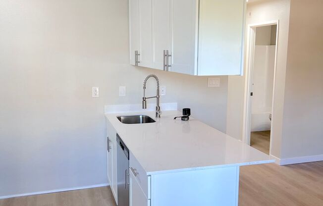 1 bed, 1 bath, 600 sqft, $1,300, Unit A-5