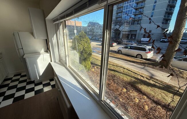 Studio, 1 bath, 400 sqft, $895, Unit #118