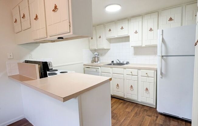 Carr Apartments | 1, 2 & 3 Bedroom Apartments in Lakewood!