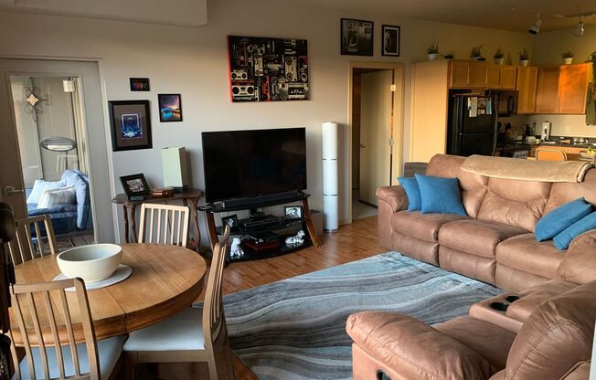 2 beds, 2 baths, 926 sqft, $1,575, Unit 306