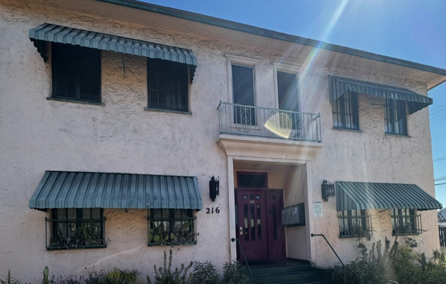 216 E Valencia Ave 5