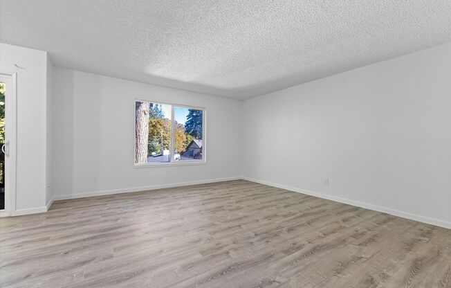 1 bed, 1 bath, 690 sqft, $1,200, Unit 201