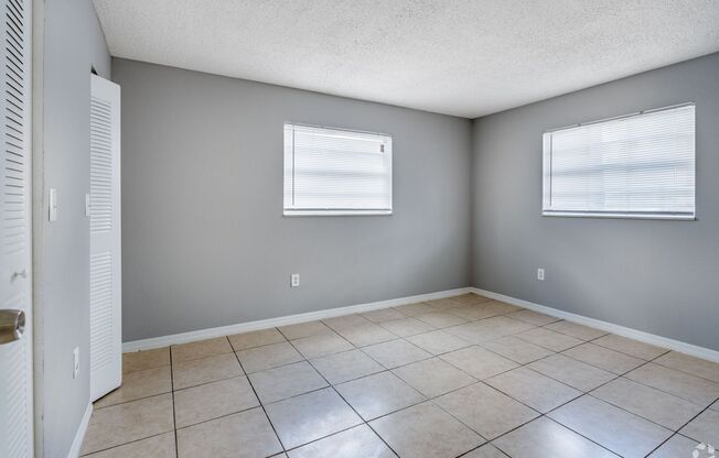 2 beds, 2 baths, 949 sqft, $1,865, Unit 415-204