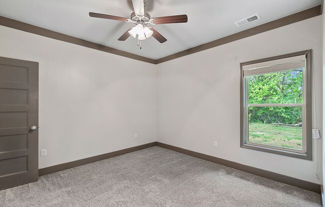 1 bed, 1 bath, 765 sqft, $815, Unit 33