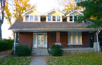 Sylvan Park bungalow, 4508a Park Ave.  2br, 1.5bath, Pets ok