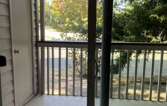 2 beds, 1 bath, 860 sqft, $2,295, Unit C-201