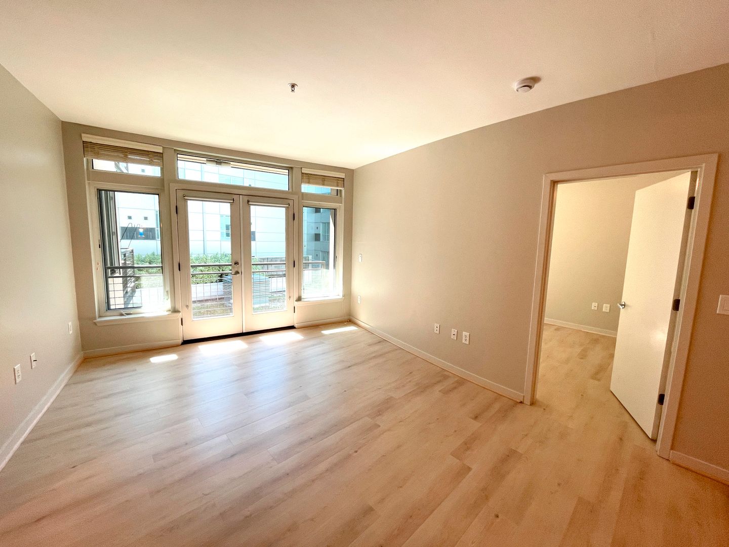 Bright Condo in NW Portland with Washer/Dryer In-Unit and Juliet Balcony