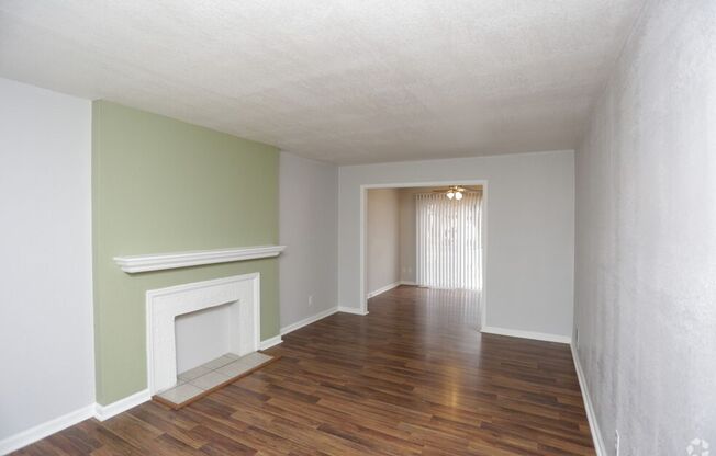 3 beds, 1.5 baths, 1,064 sqft, $1,465, Unit 5430 Plaza Lane