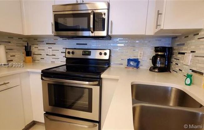 2 beds, 2 baths, $3,600, Unit # 1203