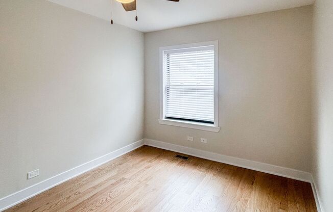 2 beds, 1 bath, 820 sqft, $2,395, Unit 1950-1Y