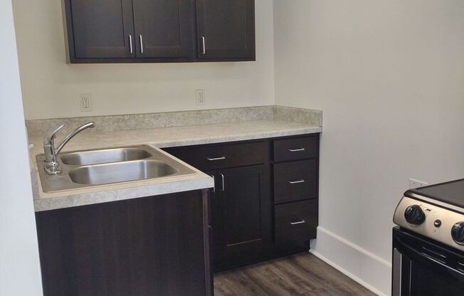 Studio, 1 bath, 515 sqft, $875, Unit 5