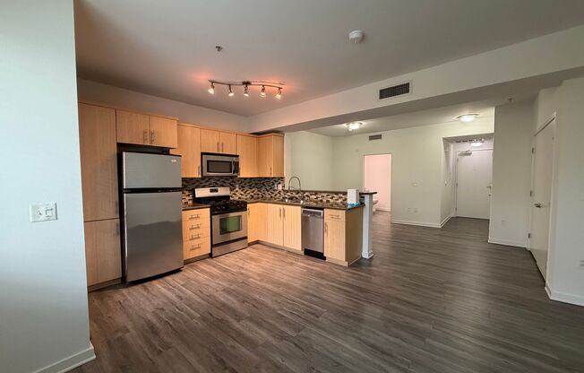 Studio, 1 bath, 611 sqft, $2,250, Unit 311