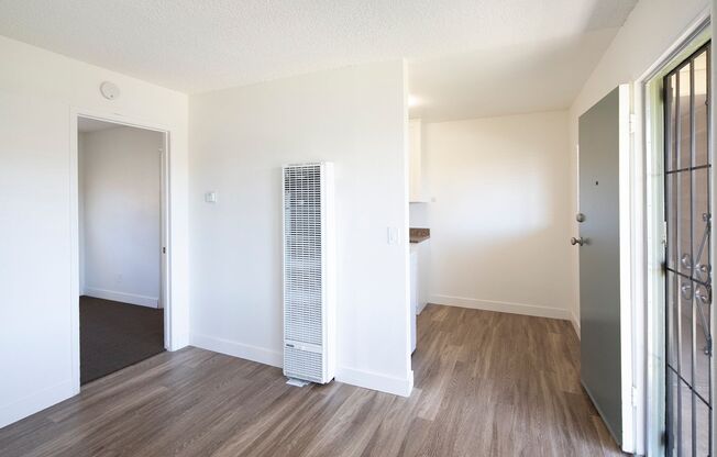 1 bed, 1 bath, $1,695, Unit 632-17