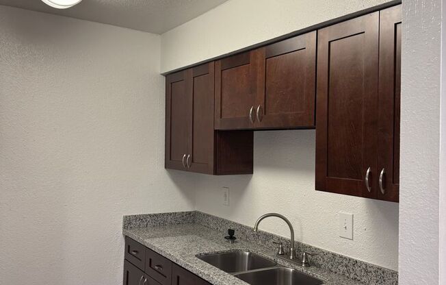 2 beds, 1.5 baths, 910 sqft, $1,299, Unit 2-212