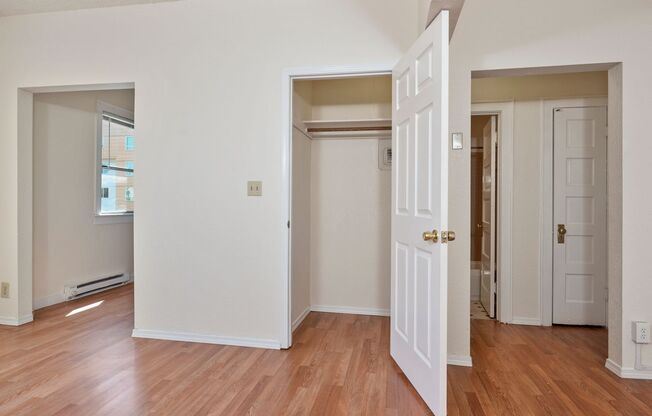 Studio, 1 bath, 400 sqft, $1,195, Unit B02