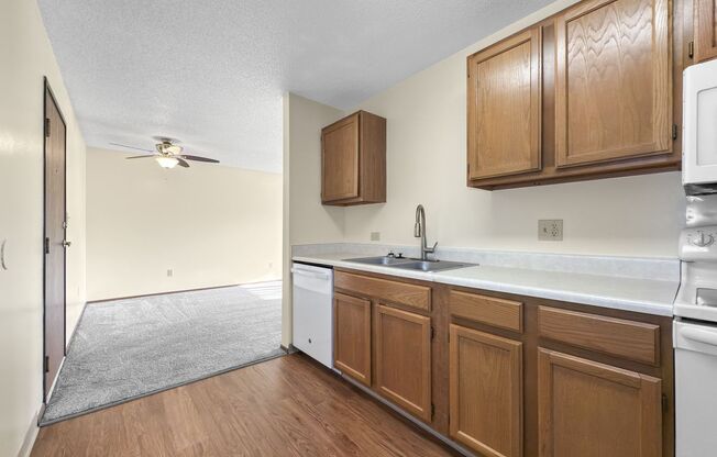 1 bed, 1 bath, 640 sqft, $900, Unit VC-524