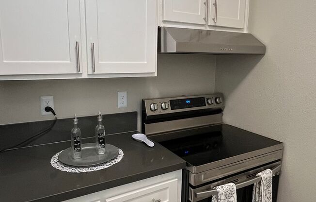 1 bed, 1 bath, 714 sqft, $1,825, Unit 094