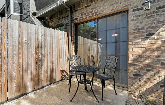 Waterchase Gardens: Charming Townhomes in Fort Worth