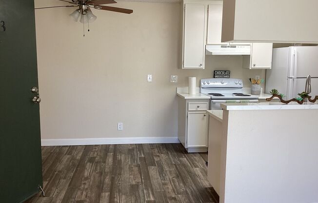 2 beds, 2 baths, $2,075, Unit 213