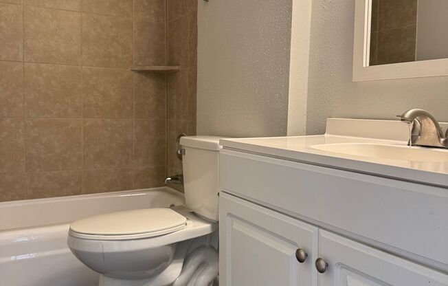 2 beds, 2 baths, 931 sqft, $1,003, Unit 04-0401