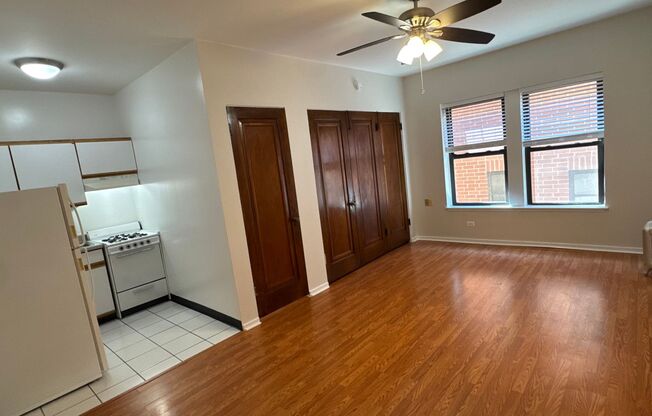 Studio, 1 bath, $975, Unit 407
