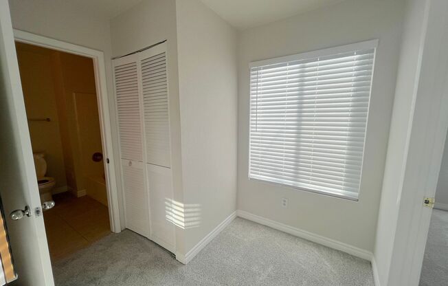 2 beds, 2 baths, $1,395, Unit UNIT 2004