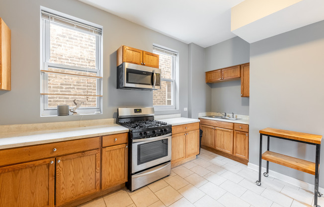 2202 West 21st Place