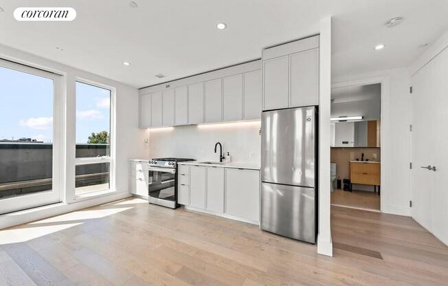 323 LENOX RD
