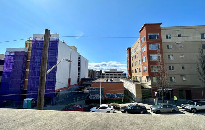 1 bed, 1 bath, 648 sqft, $1,899, Unit Unit 301