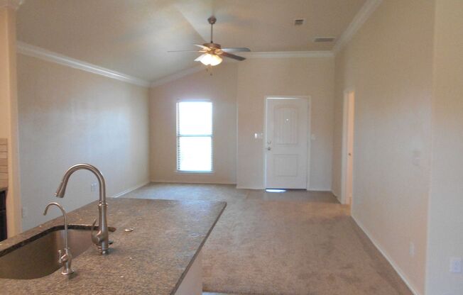 3 beds, 2 baths, $1,525