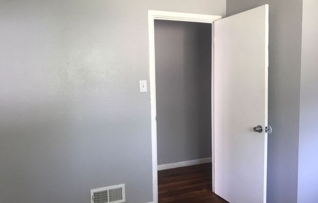 3 beds, 1 bath, $1,565