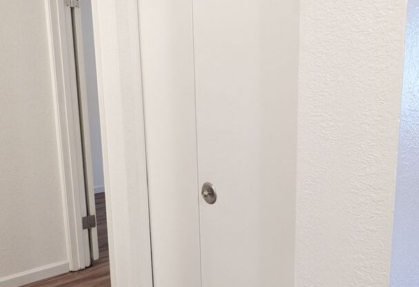 1 bed, 1 bath, 700 sqft, $1,125, Unit #33