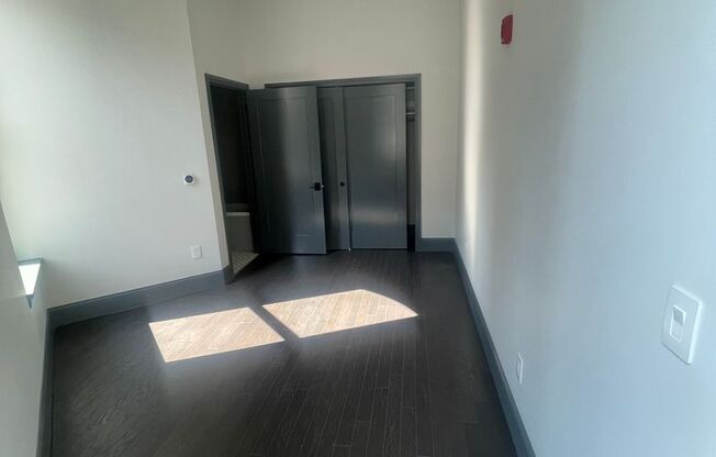 1 bed, 1.5 baths, 750 sqft, $1,999, Unit 303