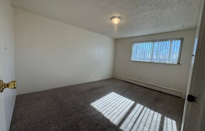 3 beds, 2 baths, 1,034 sqft, $1,875, Unit D-301