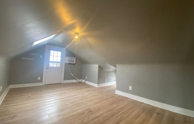 1 bed, 1 bath, 650 sqft, $725, Unit Unit 03