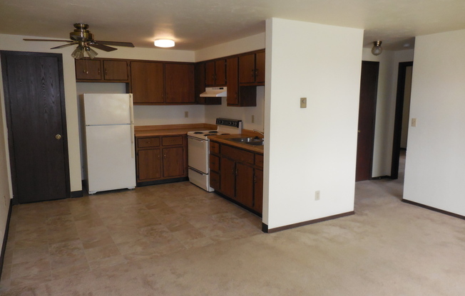 2 beds, 1 bath, 794 sqft, $1,109, Unit 1666-01