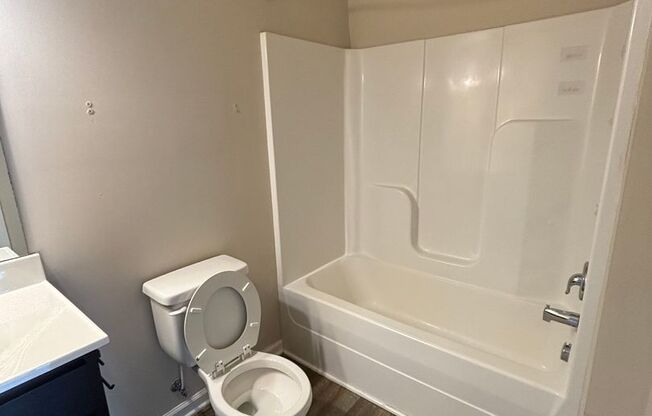 1 bed, 1 bath, 687 sqft, $775, Unit N06