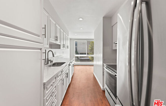 1340 S BEVERLY GLN BLVD