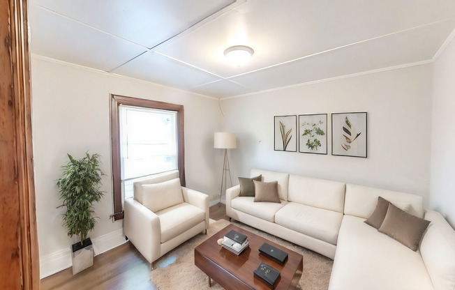 2 beds, 1 bath, 800 sqft, $1,295, Unit 289-B Pearl