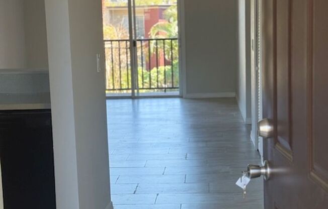 2 beds, 1.5 baths, 900 sqft, $1,425, Unit 211