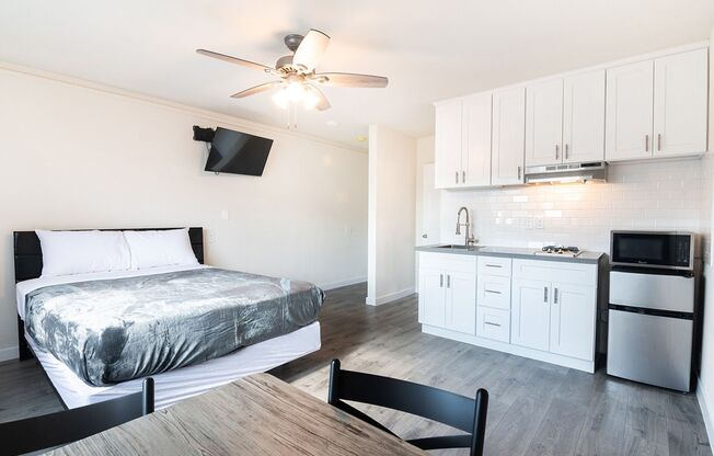 Studio, 1 bath, 126 sqft, $1,695, Unit 231