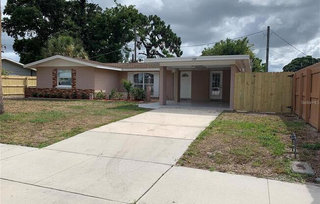 1509 BANYAN DR