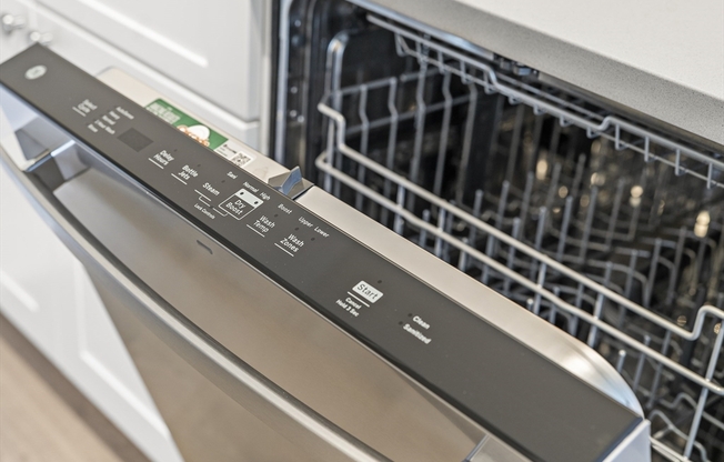 2 beds, 2 baths, 902 sqft, $3,200, Unit 404